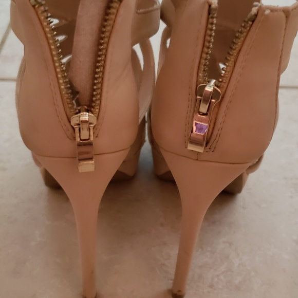 Women's Shoes - Picture 5 of 5